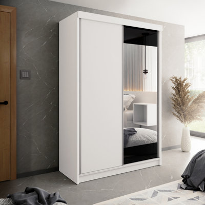 32 Laminate Wardrobe