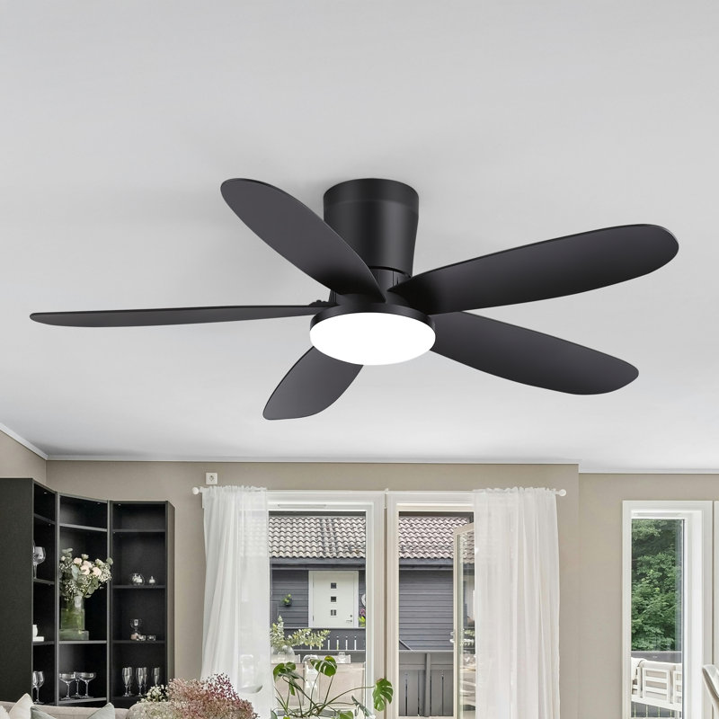 Ventilateur de plafond à profil bas de 42 pouces avec lumière et télécommande, montage encastré, petit ventilateur de plafond noir, réversible, à intensité variable, silencieux pour une utilisation intérieure / extérieure dans la chambre à coucher