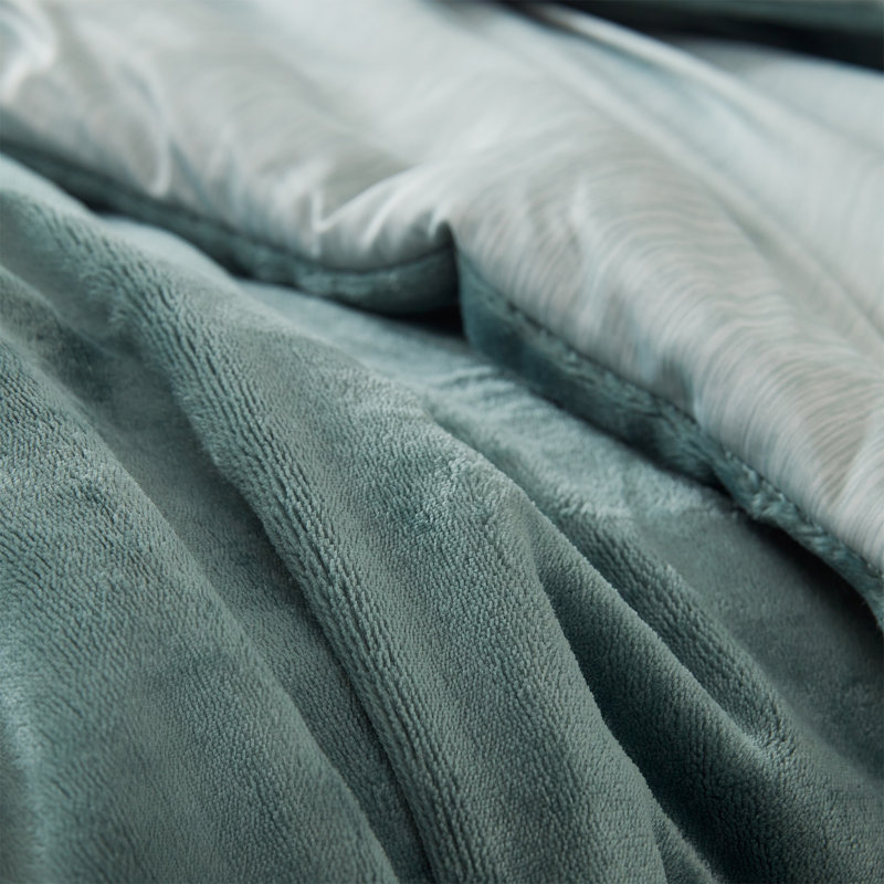 Hot and Cold Coma Inducer All Season Oversized Comforter Set, Queen Comforter + 2 Standard Shams, Green