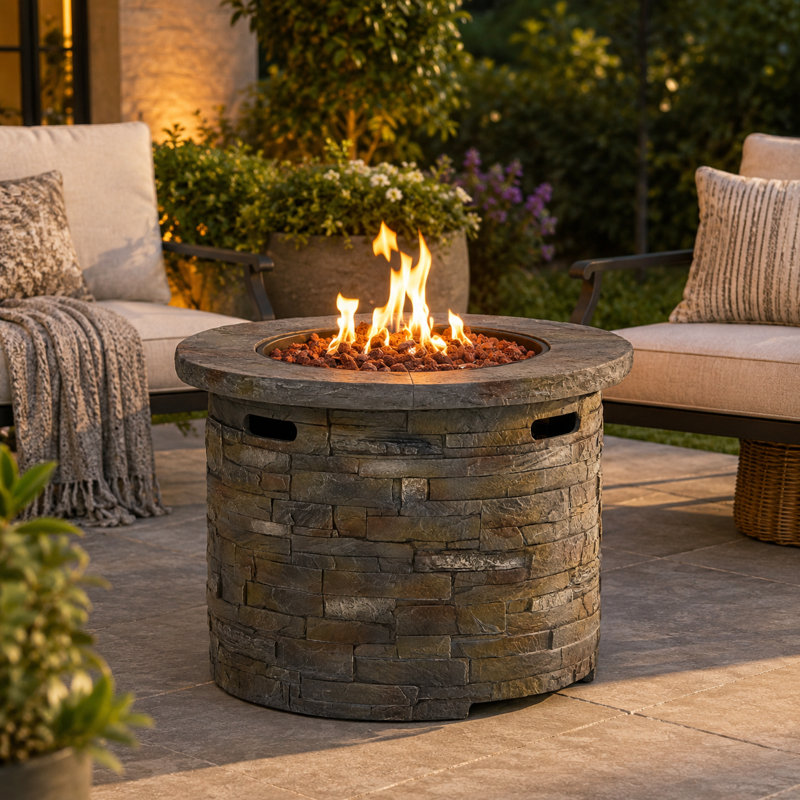 Table de foyer ronde au propane en béton léger de 84 cm (33 po), foyer extérieur au gaz de 40 000 BTU avec rangement dissimulé pour la bouteille, finition pierre naturelle