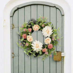 Couronne de printemps 22 "de dahlias roses et de roses