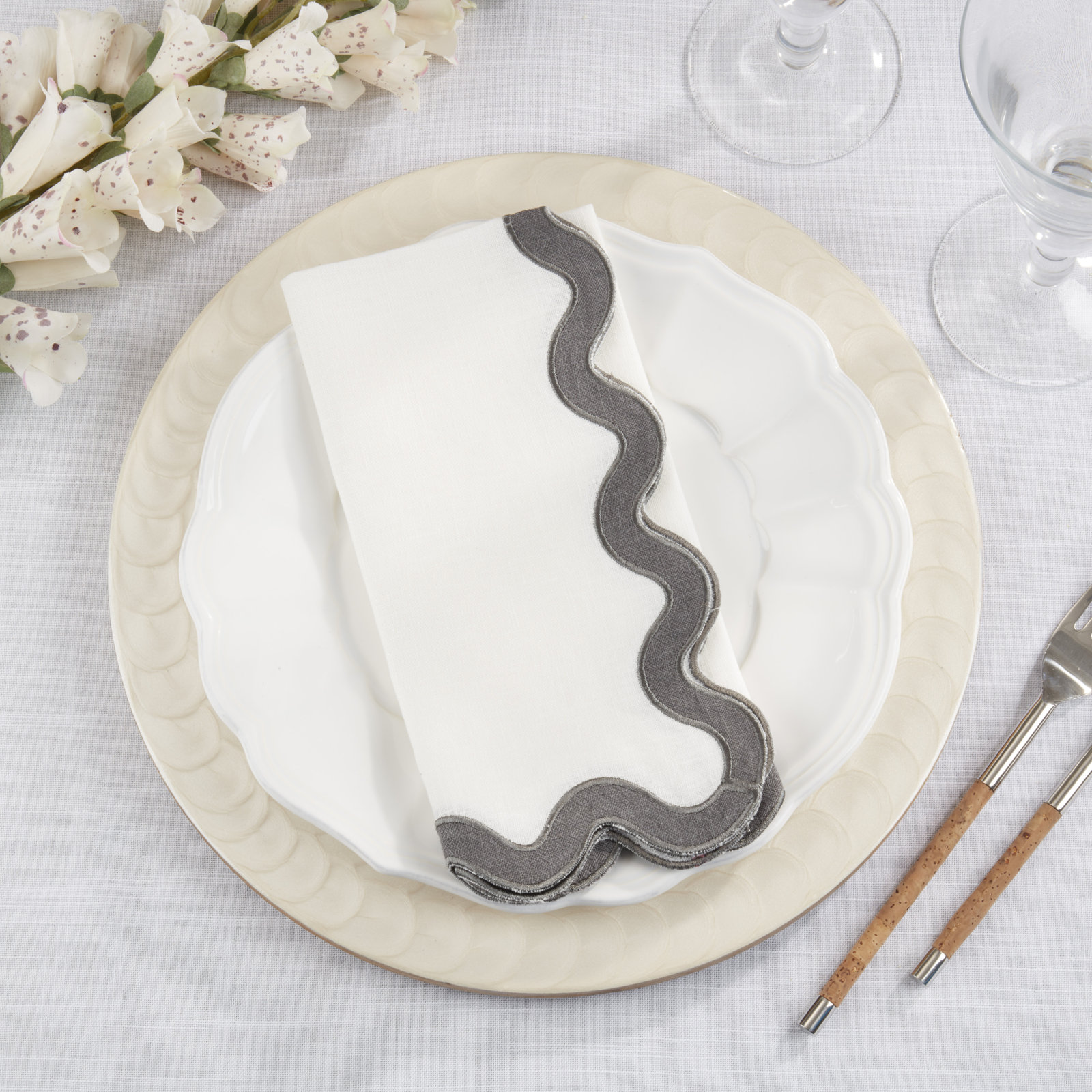 100% Linen Scalloped Napkin, Gray