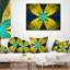Coussin décoratif floral jaune vif