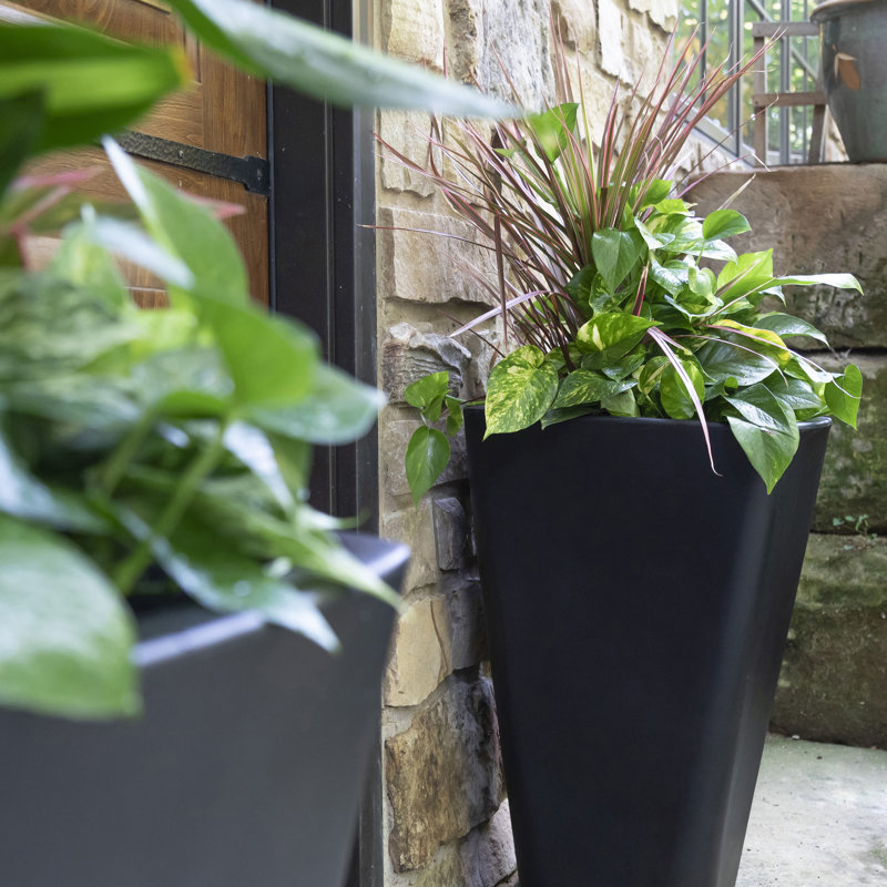 Grand pot de fleurs carré en plastique Step2 Bridgeview, Noir, noir, noir, noir, 2
