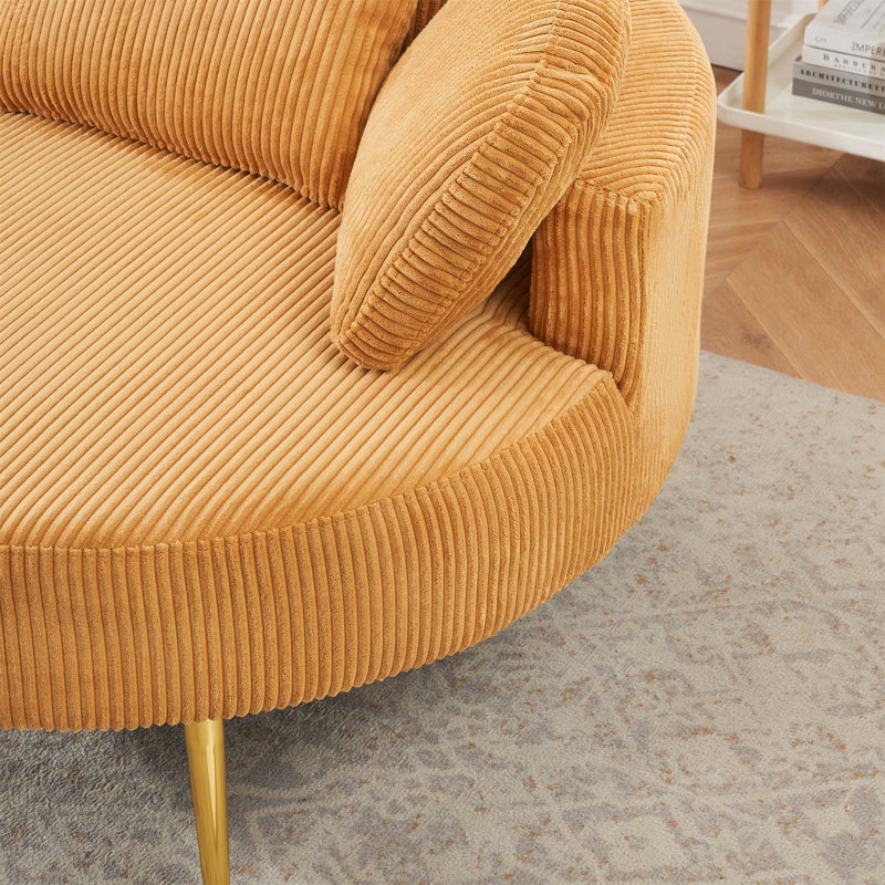 Petit canapé confortable avec table de bout, idéal pour la pause déjeuner, le thé décontracté et les petits espaces de vie.