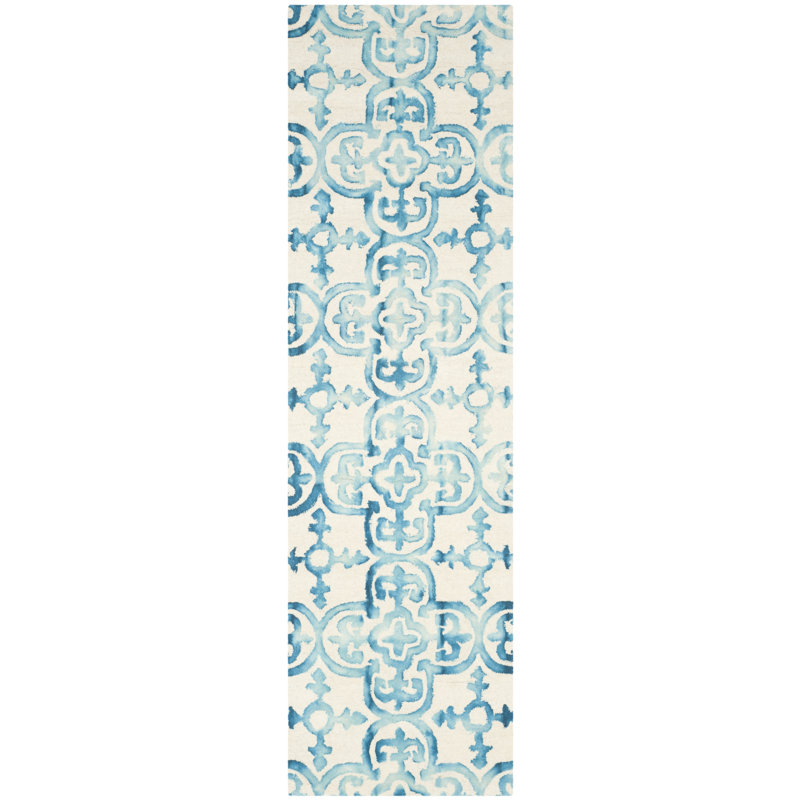 Pimentel Hand Tufted Wool Quatrefoil Rug, Runner 2'3" x 8'