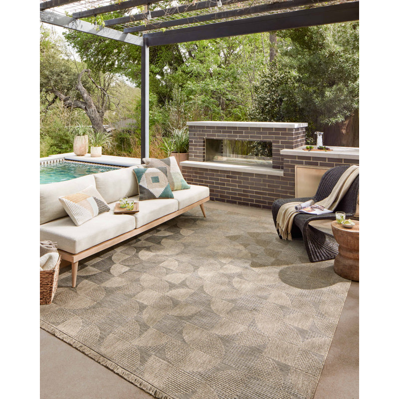 Gray Geometric Flat Woven 4' x 6' Washable Synthetic Rug