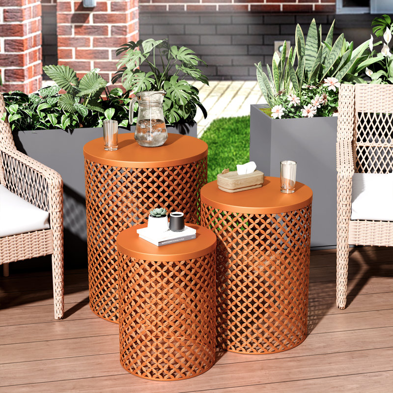 Ensemble de 3 tables d'appoint rondes ajourées, Orange