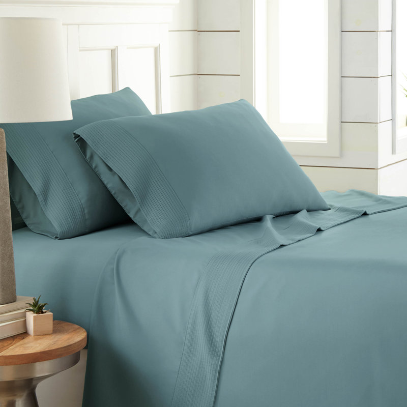 Vilano Springs Extra Deep Pocket Bed Sheet Set with Pleated Hem, Easy care, Pet Hair Resistant, Steel Blue