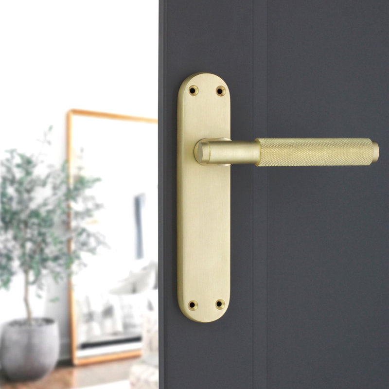 Connaught Knurled Lever on Backplate Latch 