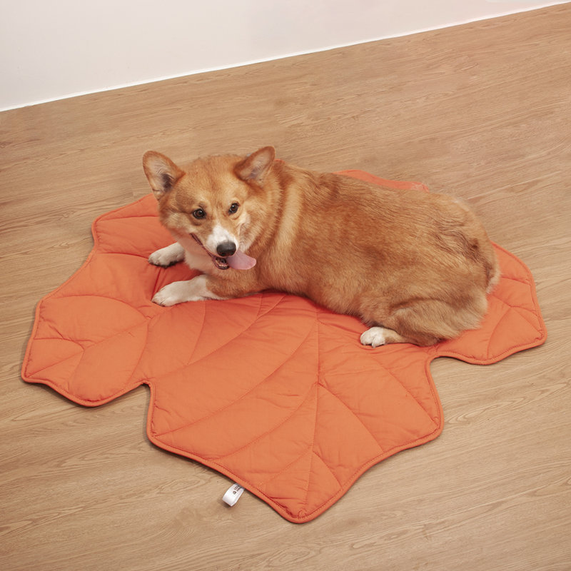  Leaf Shape Pet Blanket, Maple Red