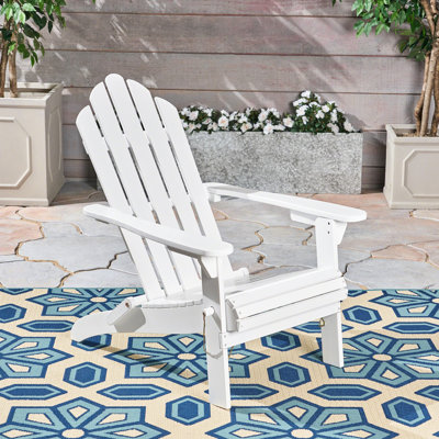 Chaise pliante en bois blanc - droit, droit, incliné, l 29,63 po x P 36,01 po, H 37,68 po, ambiance patio avec lambris emblématique, décoration près de la piscine