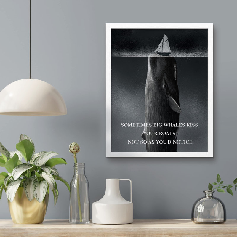 «Baleine embrassant le bateau», H 10 po x l 8 po, Blanc