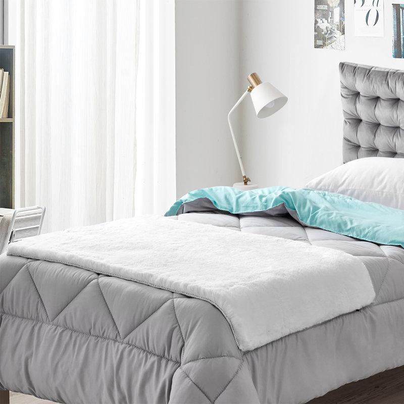 Chunky Bunny Bed Runner, White, Twin