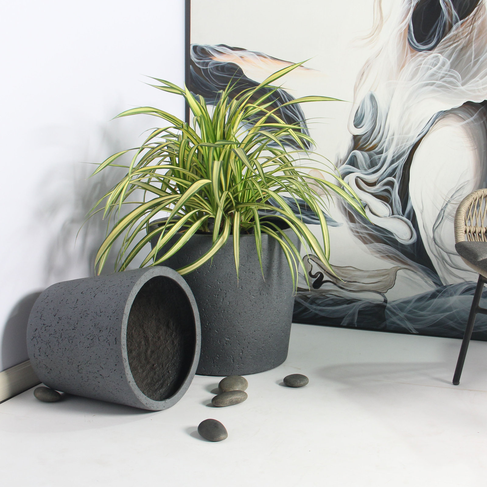 Mariano 19" Pot Planter, Dark Gray