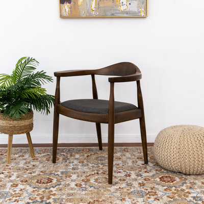Chaise avec accoudoirs en bois massif Kuo