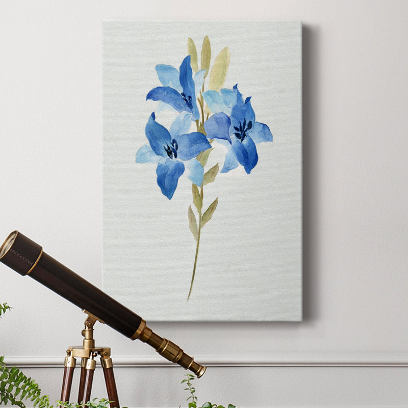 «Blue Blossom Botanical III», peinture sur toile tendue, H 18 po x l 12 po x P 1 po