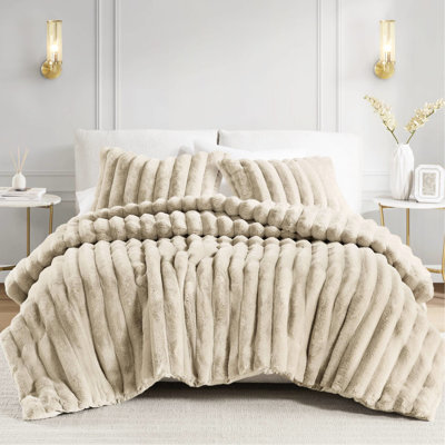Édredon très grand côtelé en fausse fourrure très grand avec 2 taies décoratives taupe assorties de couleur très moelleuse - motif texturé, bourre