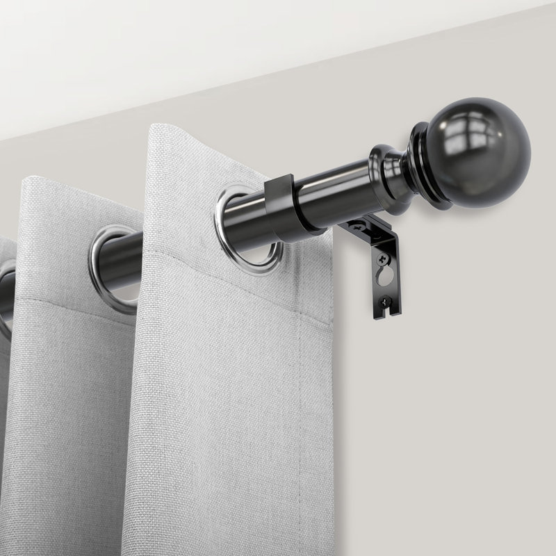 Tringle à rideaux ajustable robuste de 1 po avec embouts sphériques Danikah, 48" - 86", Noir mat