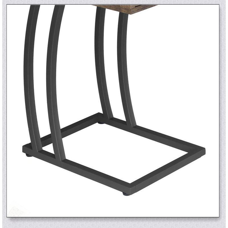 Table d'appoint antique en muscade et bronze industriel avec ports de rangement et de charge, pour les espaces de vie modernes.