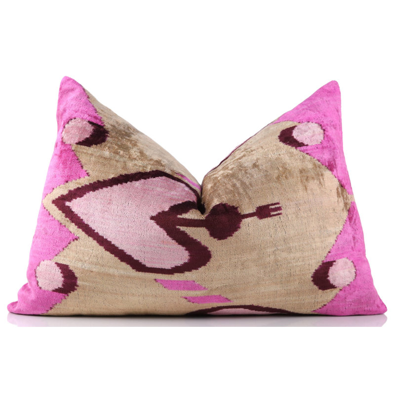 Coussin décoratif en velours fait à la main - cœur tribal rose et taupe (16 x 24)