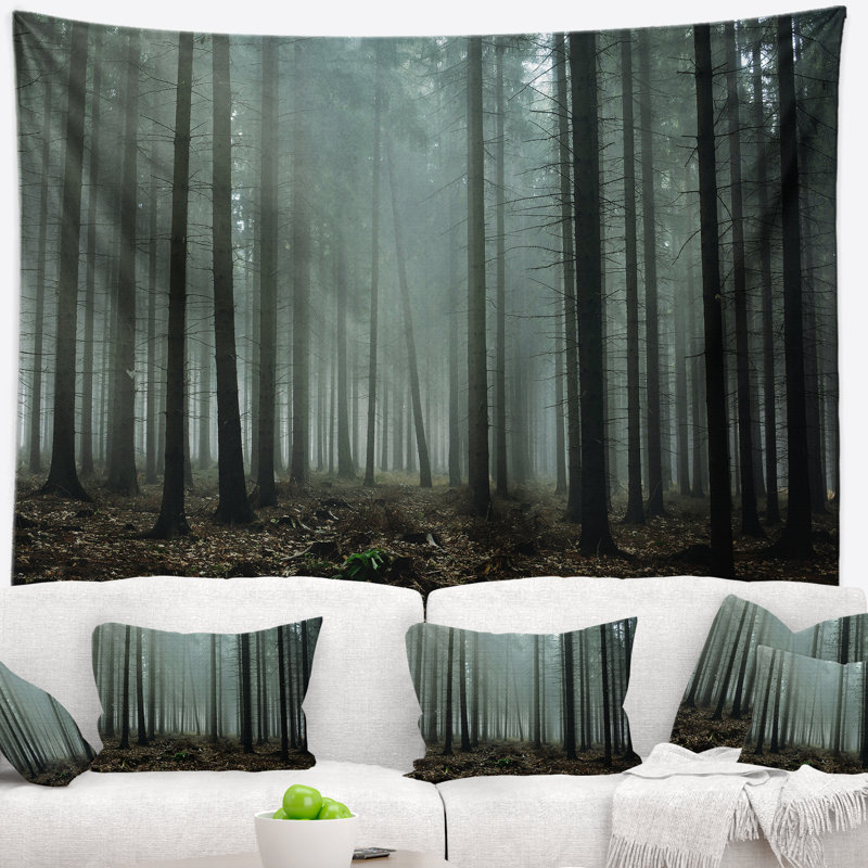 Paysage sombre soleil levant dans une tapisserie forêt foncée, H 68 po x l 80 po