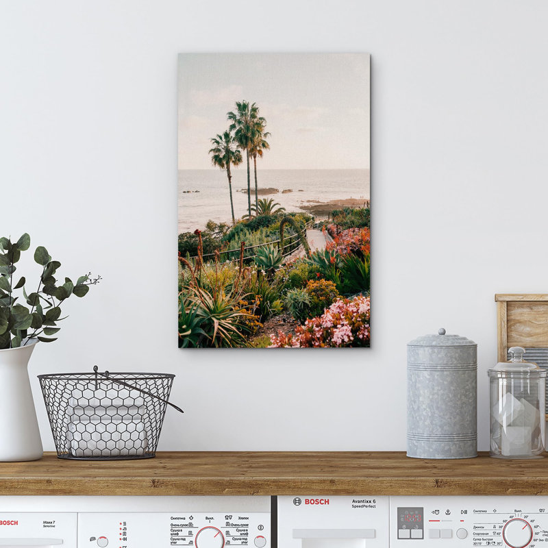 «Tropical Coastal Palm Tree By The Beach» sur, H 18 po x l 12 po
