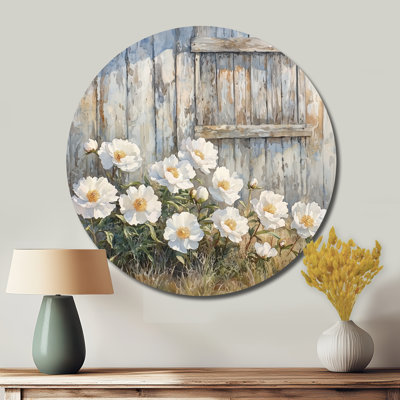 Pivoines et la grange vieillie I - Décoration murale traditionnelle en métal blanc