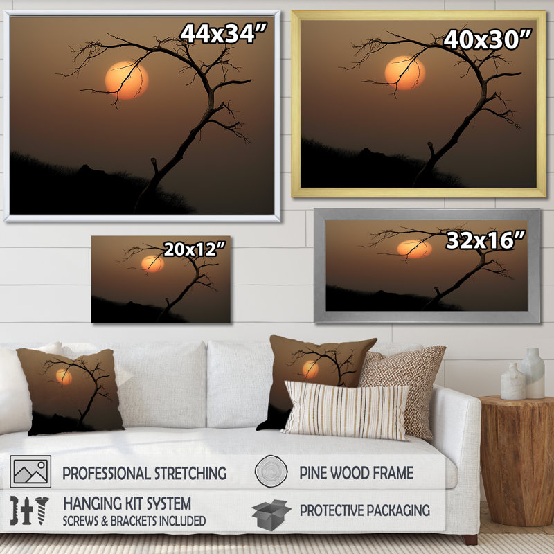 Moon Plum Phase, reproduction d'art sur toile Moon, H 24 po x l 32 po x P 1 po, Cadre simple noir