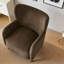 Fauteuil club rembourré à oreilles