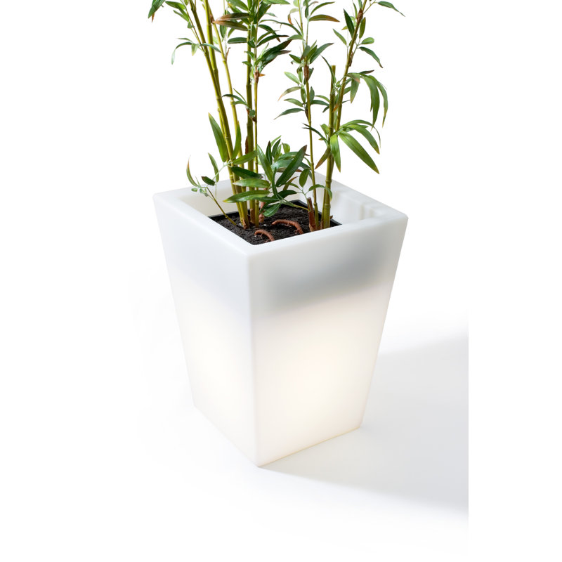 Pot à fleur en plastique Feldspar, Basse