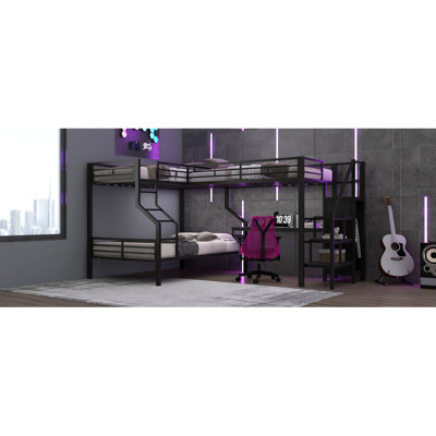 Lit superposé simple au-dessus d'un lit double en L et lit mezzanine, armoire encastrée et bureau avec port USB