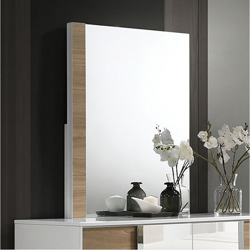 Cyrita Mirror