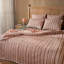 Couvre-lit réversible Lehar rose poudré à rayures feuillues, 100 % coton, 90 po x 108 po-130726957-130726964