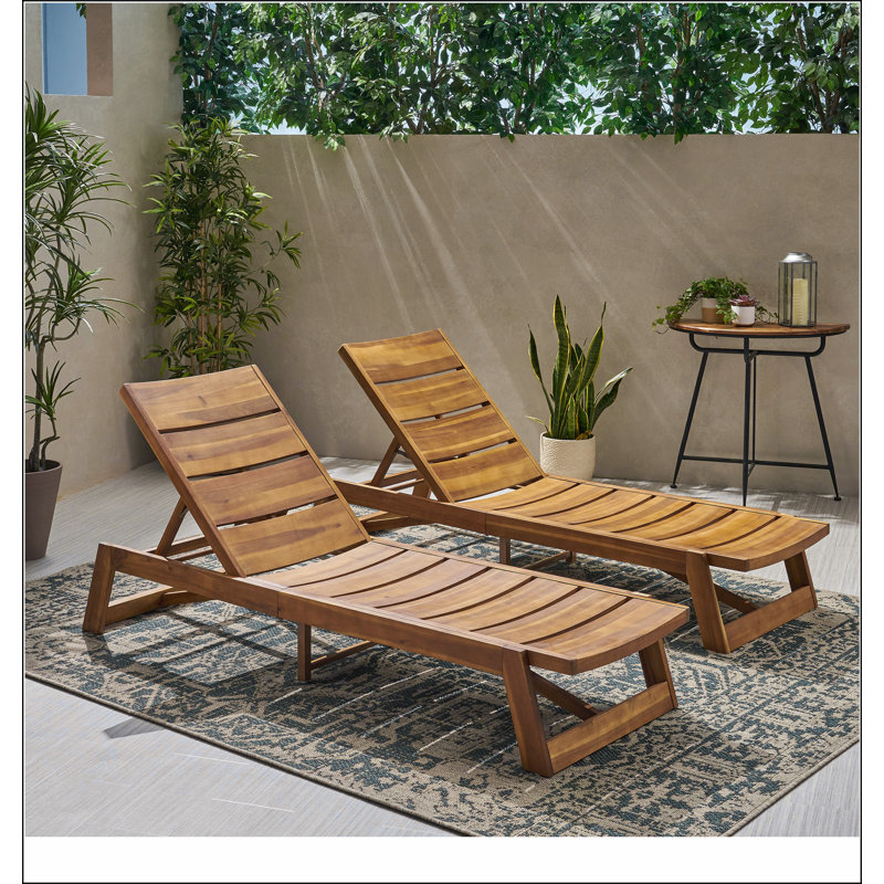MAKI CHAISE LOUNGE