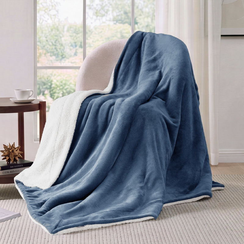 Bedsure GentleSoft™ Sherpa Blanket – Thick All-Season Warm Bed Blanket – Ideal Gift for College Students, Slate Blue, King