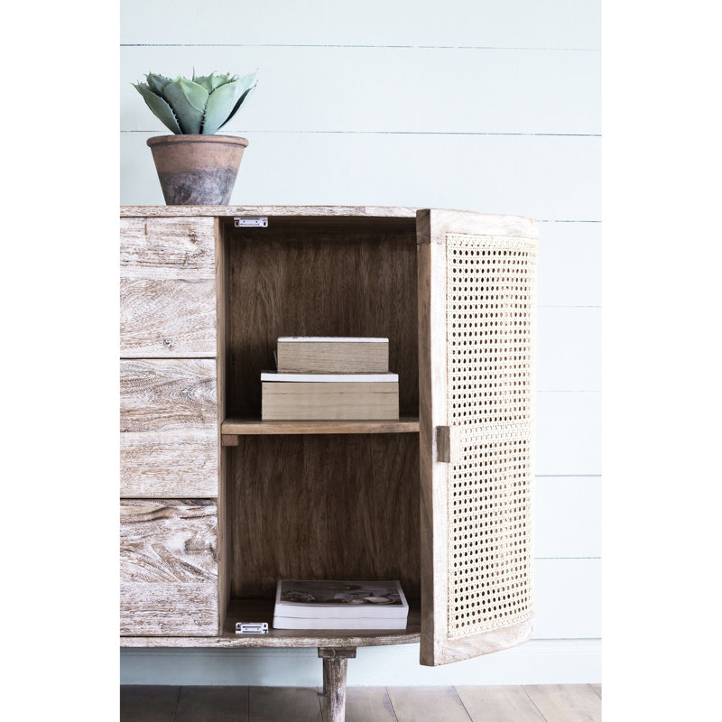 Console de télévision multicolore avec portes en canne et rangement supplémentaire pour le style distinctif du salon