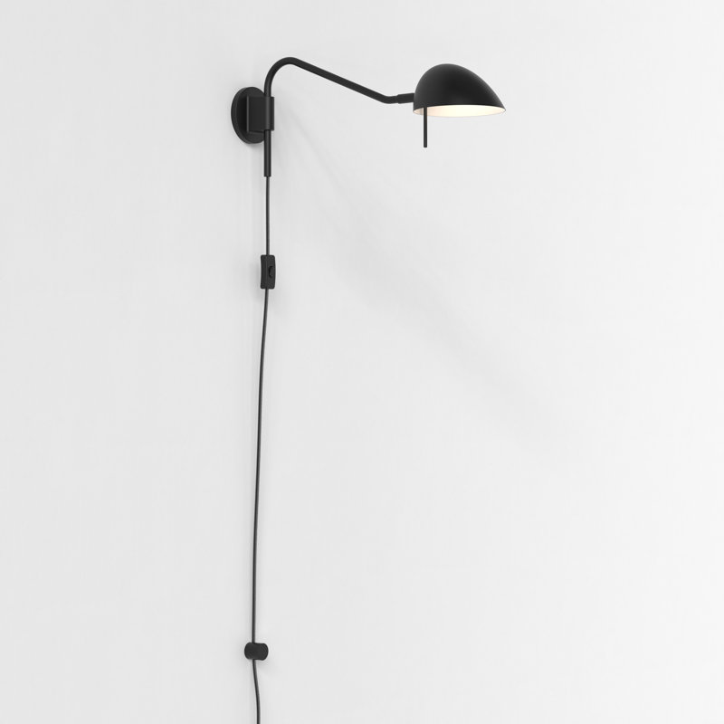 Serge 1 - Light Armed Sconce, Matte Black