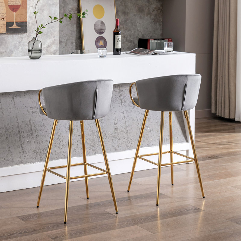Ensemble de 2 tabourets de bar en velours de 30 pouces avec repose-pieds chromé et pieds dorés, Gray/Gold