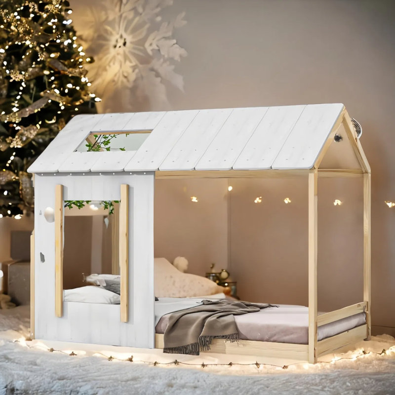 Plateforme de conception de maison avec bricolage décoré par des enfants, Blanc / beige