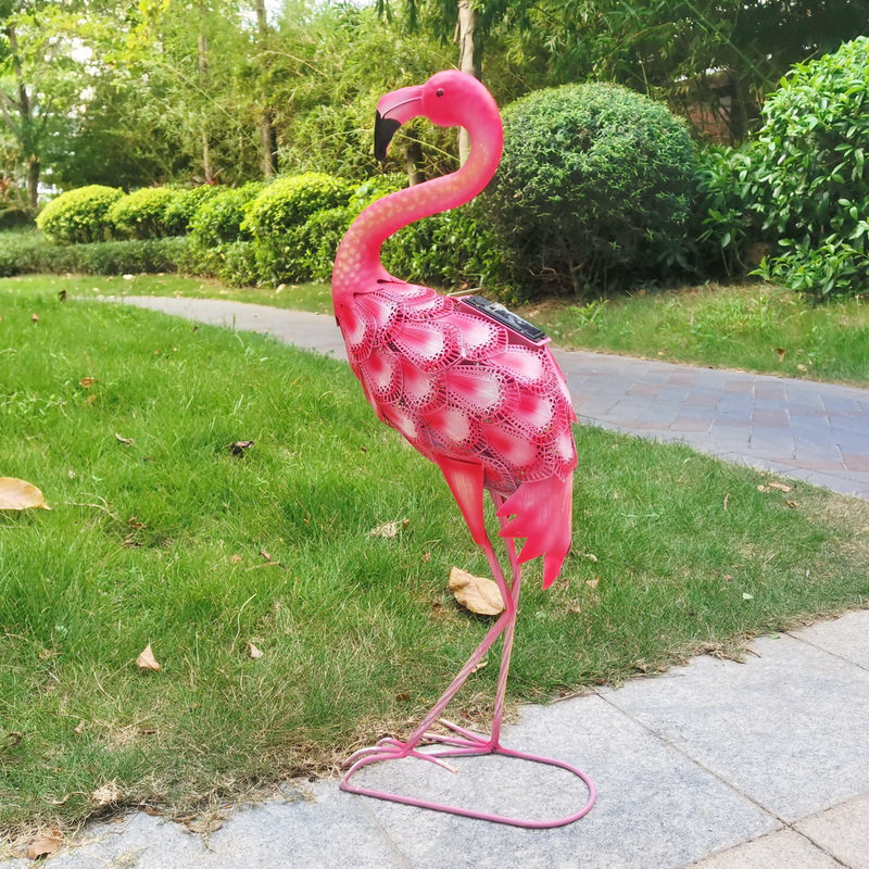 Flamant 24 po en métal avec lumière