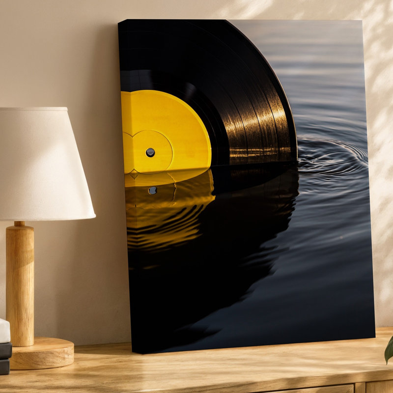 Toile, impression saisissante d'un disque vinyle noir avec art mural jaune vif partiellement submergée, H 9 po x l 12 po