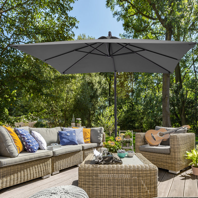 Parasol de marché en porte-à-faux 8,2 x 8,2 pi avec ajustement facile, tissu teint dans la masse, 8 nervures pour la cour arrière, près de la piscine