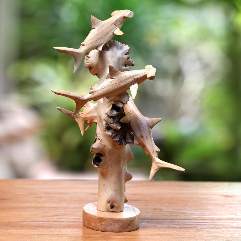 Figurine en bois hammerhead de fête Beale