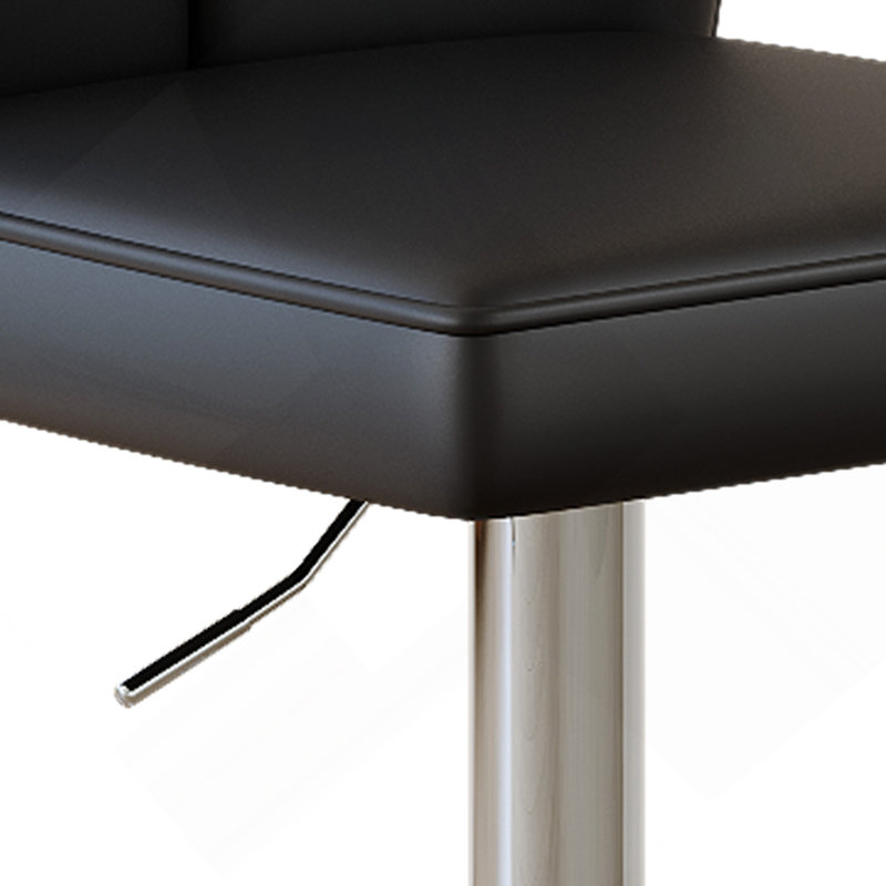 Ensemble de tabourets de bar modernes en polyuréthane noir - 2 pièces, avec des dossiers verticaux et lisses avec des pieds en métal argenté en forme de trompette. Idéal pour les bars, les salons, les salons et autres espaces similaires.