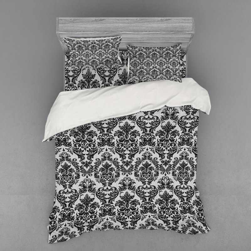 Traditional Paisley Duvet Cover, Queen Duvet Cover + 3 Additional Pieces