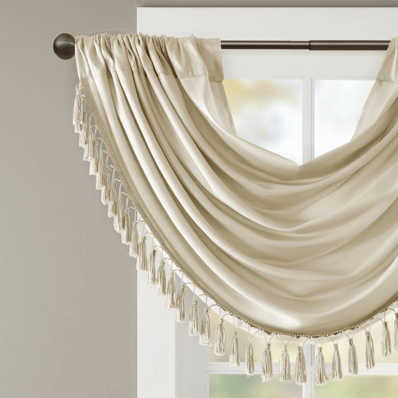 Cantonnière de fenêtre de type cascade simple en imitation de soie avec ornements de l 38 po Elena, Champagne