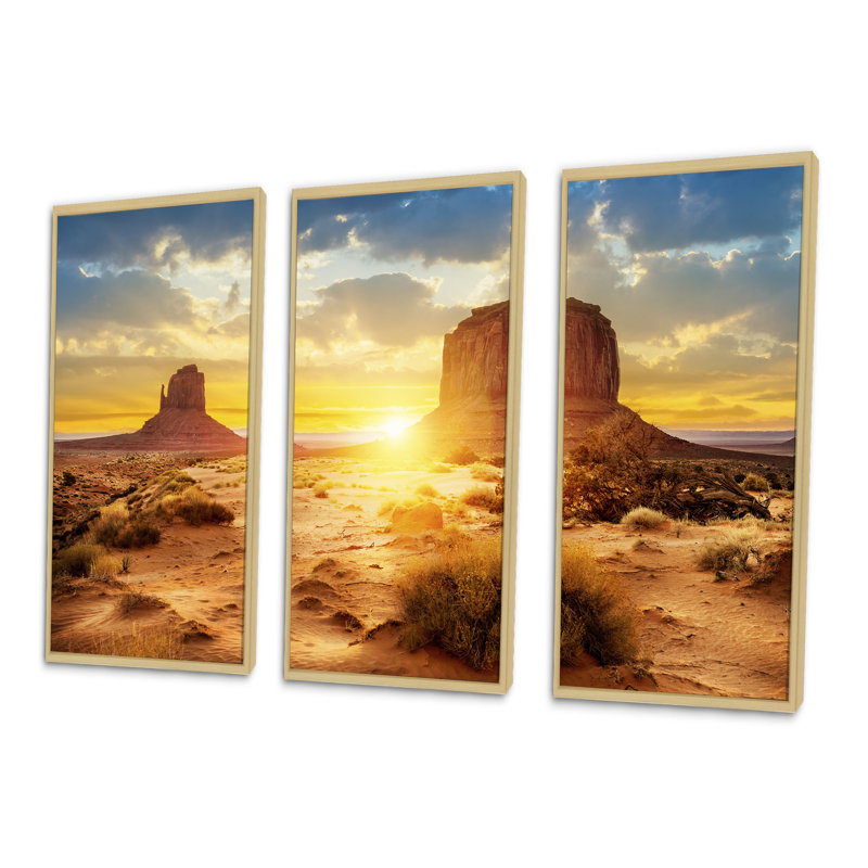Monument Valley At Sunset - ensemble de 3 toiles encadrées, H 28 po x l 36 po, Encadrement doré