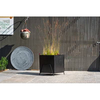 Haninah Metal Planter Box
