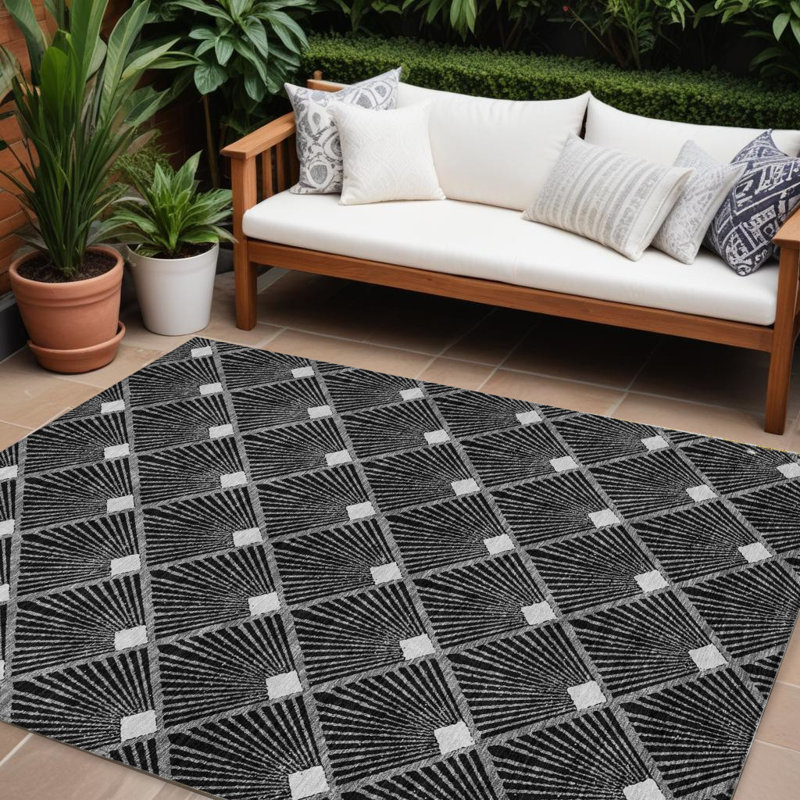 Tapis intérieur / extérieur 8 pi x 10 pi noir et gris à motif géométrique lavable